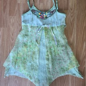 Summer top XS. Unique and flirty.